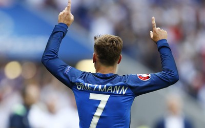 xingkong独家-卡内吕德这庆祝动作致敬传奇